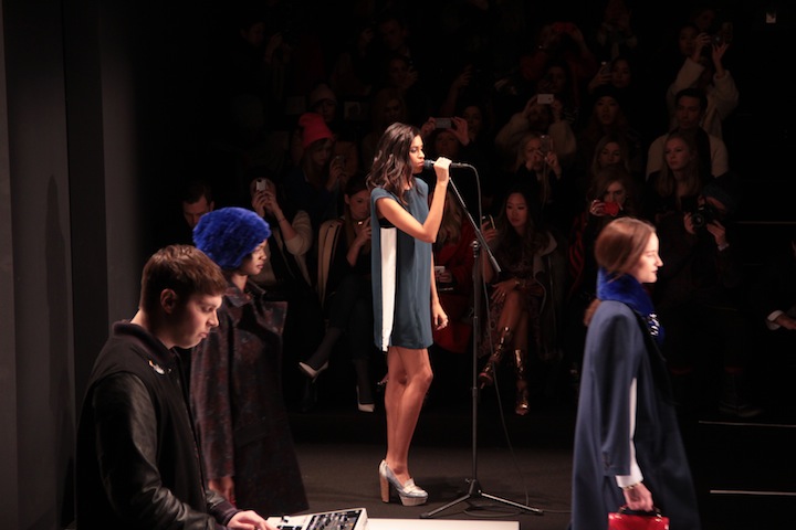 AlunaGeorge-Rebecca-Minkoff-1